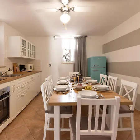 Casa San Julian - Istrian Stone With Private Pool Buroli