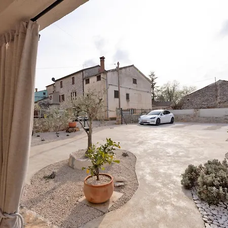 Casa San Julian - Istrian Stone With Private Pool Villa