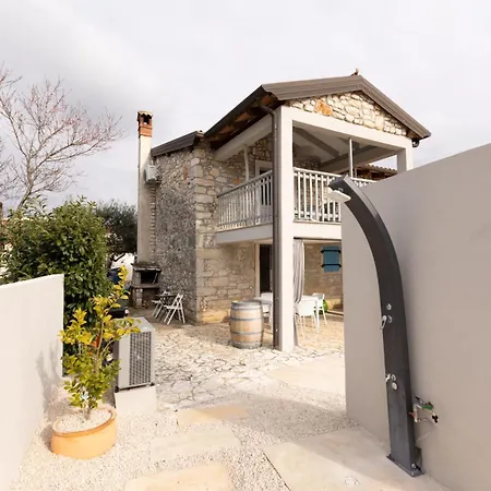 Casa San Julian - Istrian Stone With Private Pool Buroli