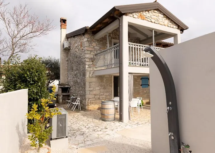 Casa San Julian - Istrian Stone With Private Pool Buroli