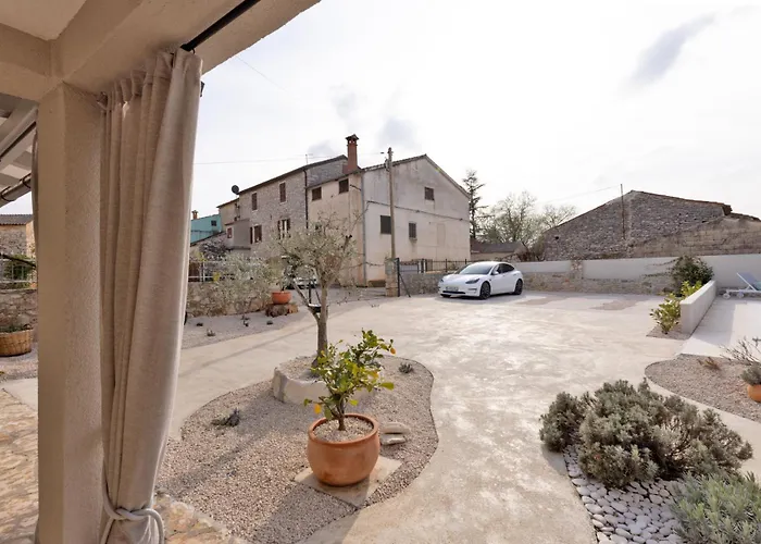 Casa San Julian - Istrian Stone With Private Pool 빌라